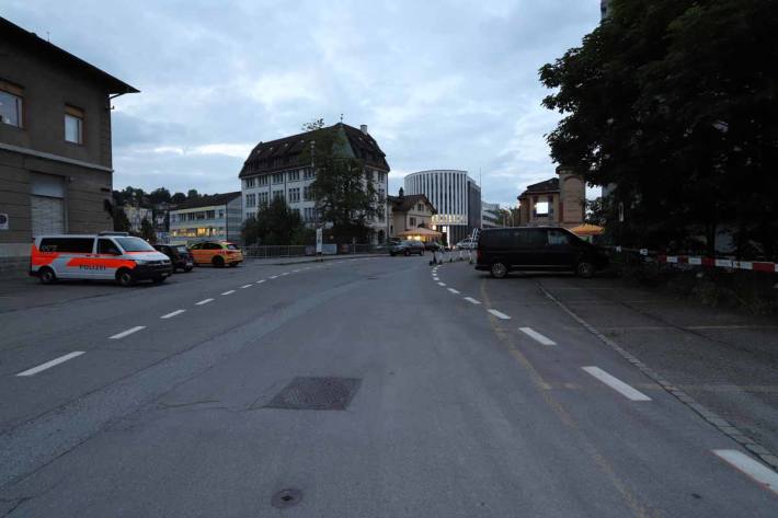 In St. Gallen verletzte sich der Mann an Kopf und Händen