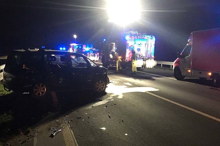 Bei einem Unfall auf der A31 sind sechs Personen verletzt worden