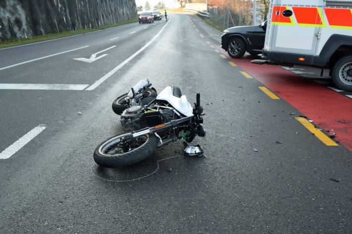 In Dierikon LU ist heute ein Motorradfahrer verunfallt.