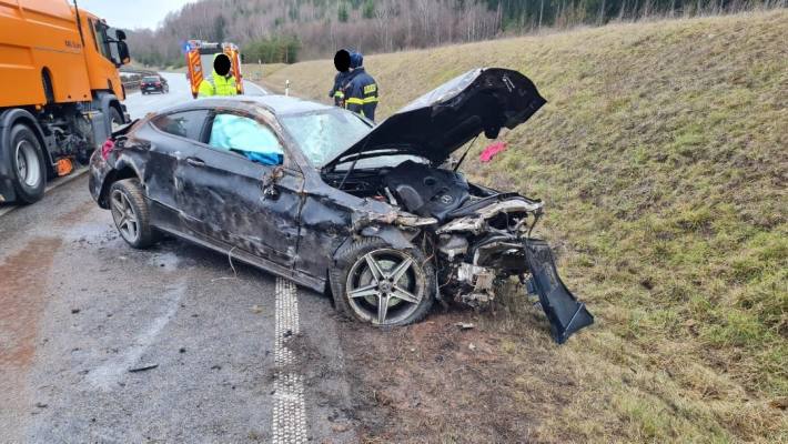 Schwerer Verkehrsunfall auf der A73 bei Suhl