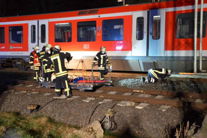 Die Bahn überrollte in Dollern den Cuxhavener, der durch Glück dabei aber nicht schwer verletzt wurde