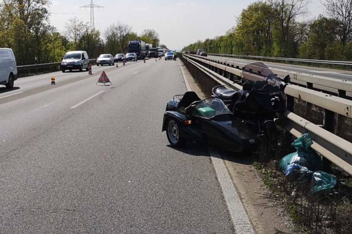 Unfall zwischen LKW und Motorradfahrer zwischen Ingelheim West und Ost