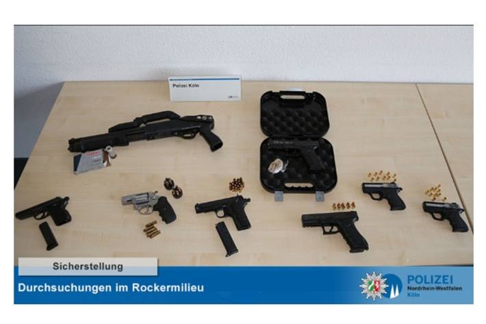 Beschlagnahmte Waffen bei Razzien in Köln