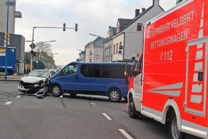 13.000 Euro Sachschaden nach Verkehrsunfall in Velbert