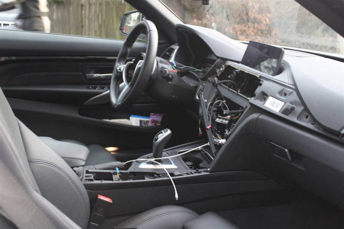 Innenteile aus BMW ausgebaut und gestohlen in Bergisch Gladbach