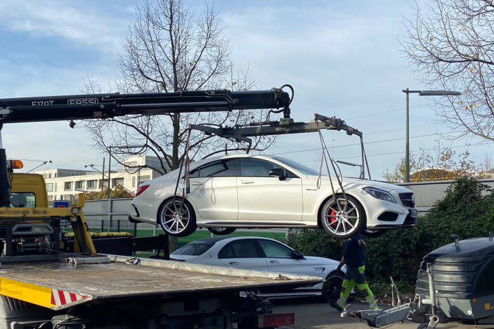Dieser Mercedes Benz CLS 500 4MATIC wurde wegen Raserei beschlagnahmt.