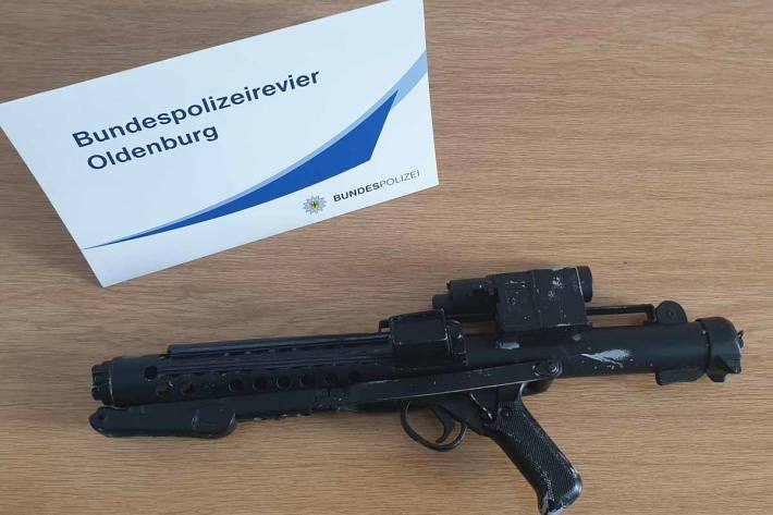 Der 41-Jährige gab in Oldenburg an die Anscheinswaffe gefunden zu haben