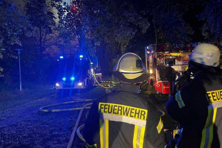 Das Gebäude brannte vollständig nieder.