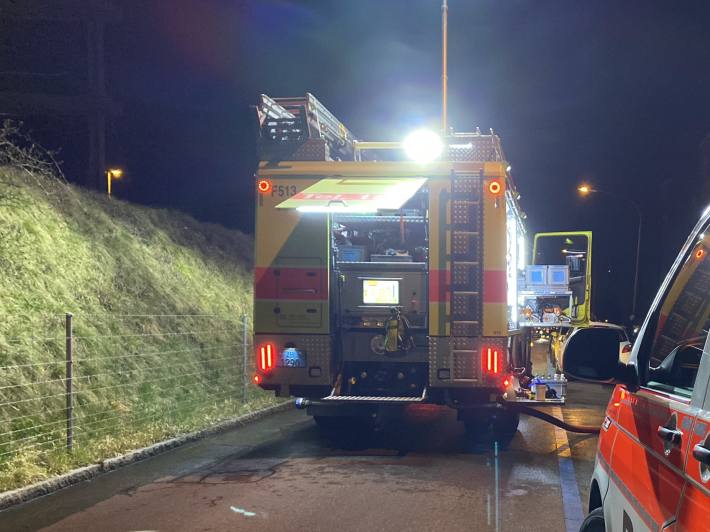 Wohnungsbrand mit eingeschlossenen Personen – Säugling und Eltern unverletzt