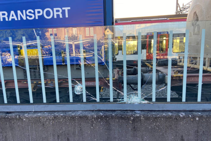Vandalen wüteten am Bahnhof in Muri AG