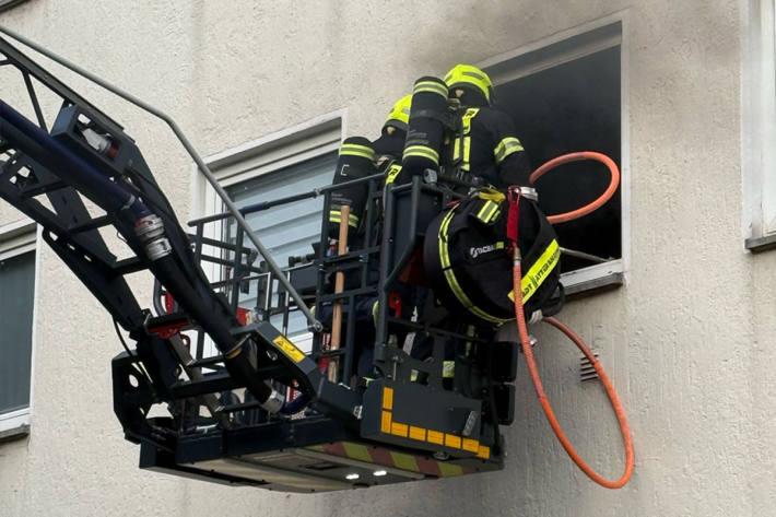 Ein Fettbrand griff von der Pfanne auf die Arbeitsplatte über.