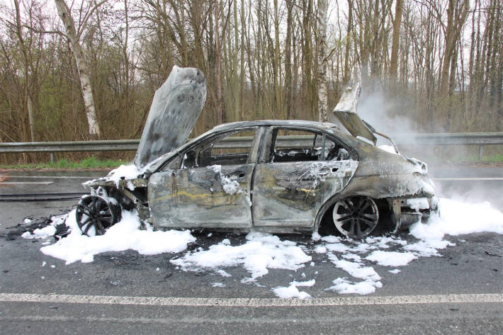 Mercedes fängt Feuer