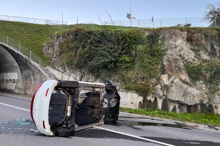 In Weggis kam es heute früh zu Stau nach einem Unfall.