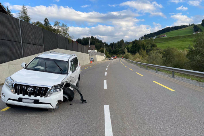 Autofahrer bei Frontalkollision verletzt