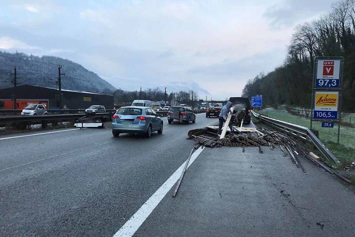 Unfall auf der Rheintalautobahn