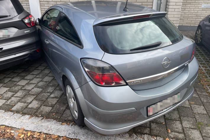 Ein Auto musste abgeschleppt werden