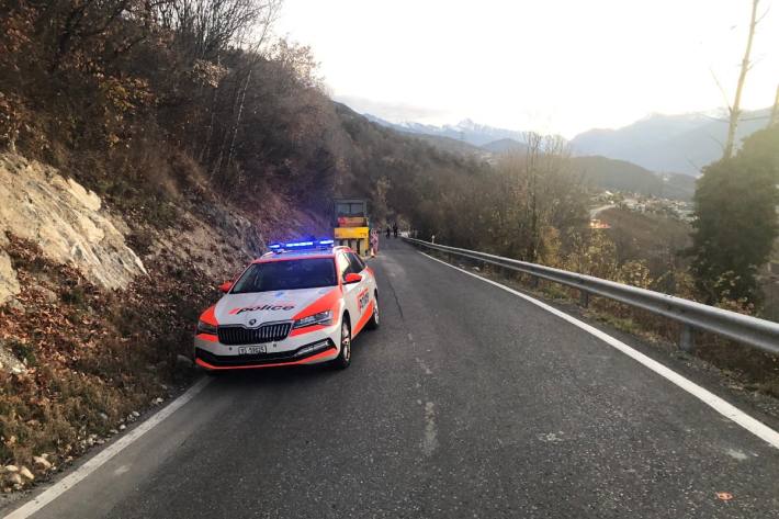 In Conthey VS ist heute früh ein Radfahrer bei einem Unfall tödlich verunglückt.