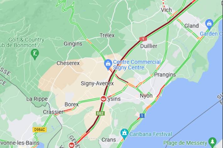 Ein schwerer Verkehrsunfall hat die A1 bei Nyon blockiert. 