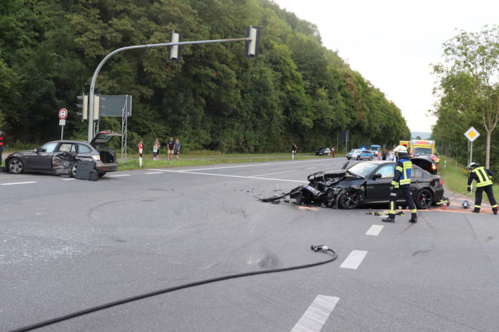 Fünf Verletzte bei Verkehrsunfall