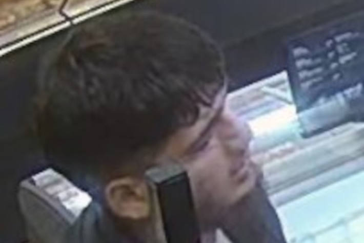 Die Polizei bittet um Hinweise zum Täter.