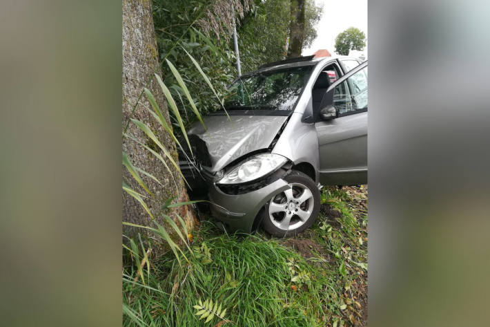 80-jährige Autofahrerin bei Unfall im Alten Land verletzt