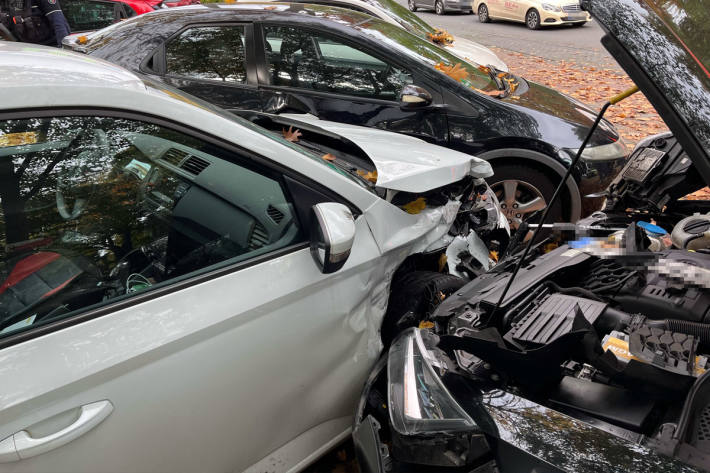 Der Fahrer verlor die Kontrolle über das Fahrzeug und verunfallte.