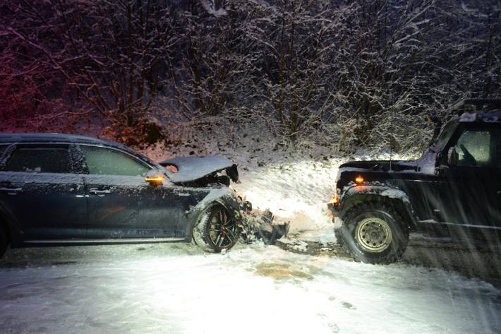 Hersberg BL – Auf der schneebedeckten Strasse kam es zur Kollision