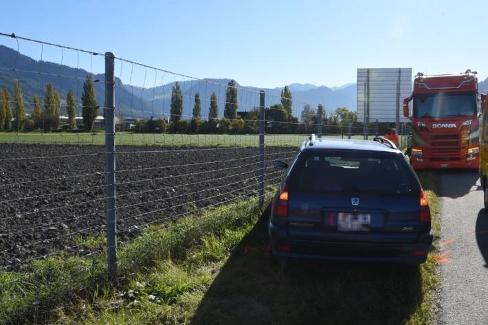 Der Lastwagen konnte in Maienfeld GR nicht genug schnell stoppen.