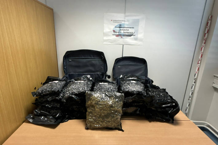 Zwei Koffer enthielten 25 Kilogramm Cannabiskraut.