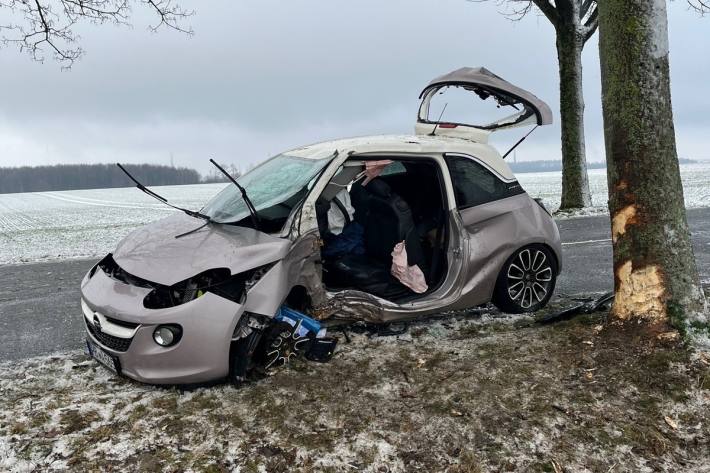 Total beschädigter Opel Corsa