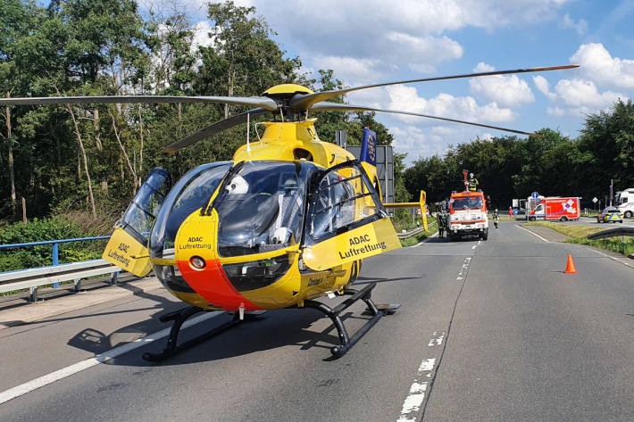 Schwerer Verkehrsunfall im Autobahnkreuz Wuppertal Nord