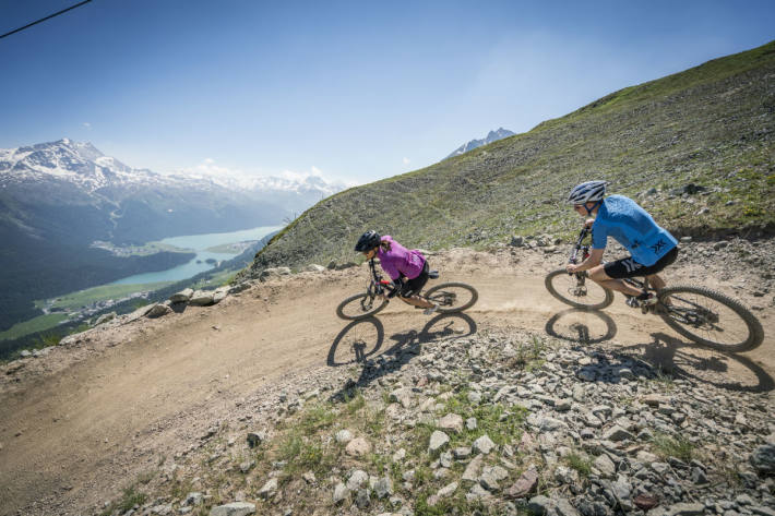 Atemberaubende Fahrt auf dem WM Flow Trail 