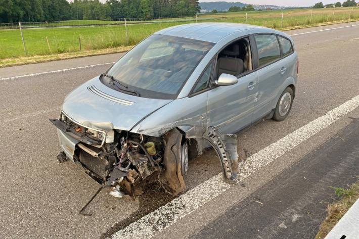 Wegen Sekundenschlaf auf der A1 bei Münhcwilen verunfallt.