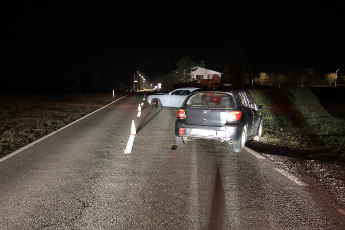  Ein alkoholisierter Autofahrer verursachte in Lengwil zwei Unfälle 