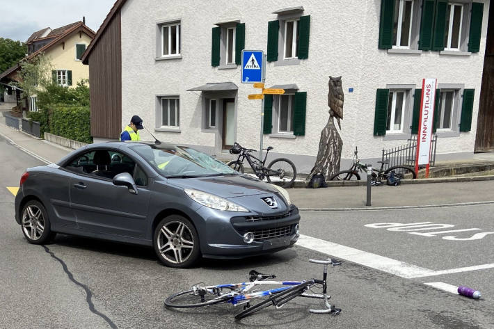 Verletzter Fahrradfahrer nach Kollision in Villnachern AG