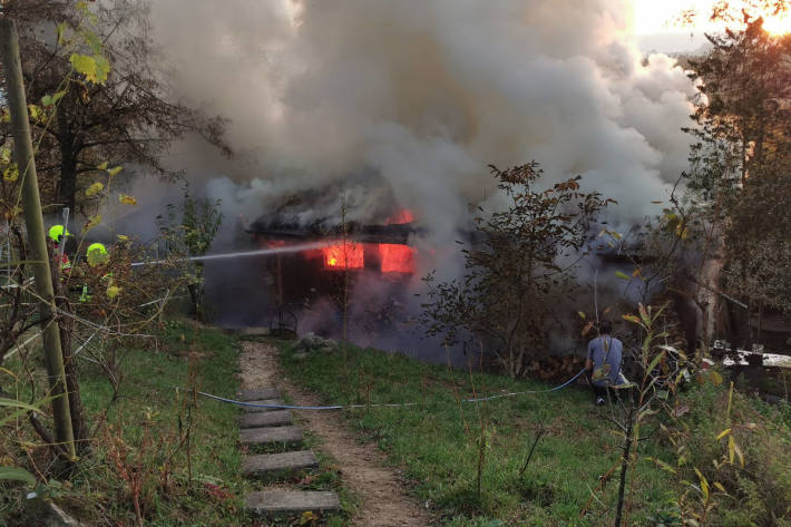 Brand verwüstet Wochenendhaus in Oberlunkhofen