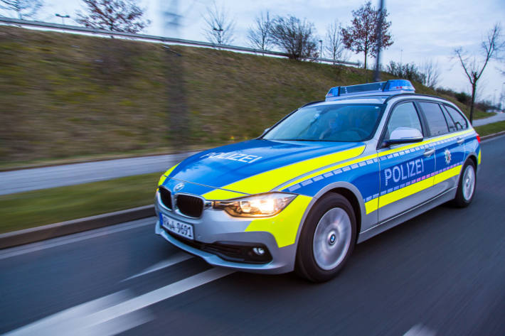 Gegen den 14-Jährigen aus Paderborn läuft jetzt ein Strafverfahren wegen des Verdachts der Straßenverkehrsgefährdung (Symbolbild)