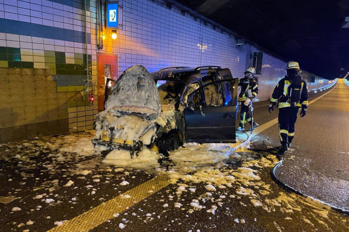 Fahrzeugbrand im Emstunnel auf der A31 bei Leer