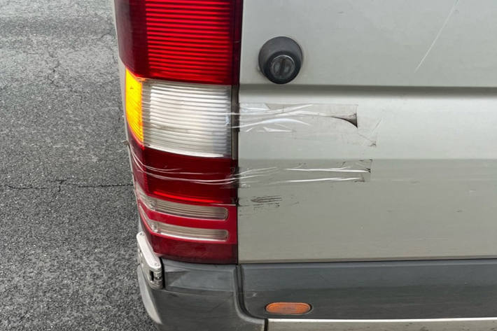 Rücklicht mit Klebeband befestigt.