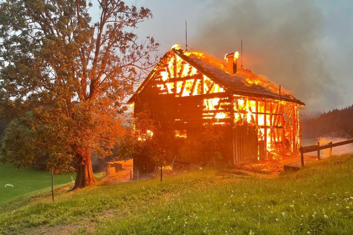 In Urnäsch AR kam es zu einem kompletten Stallbrand.
