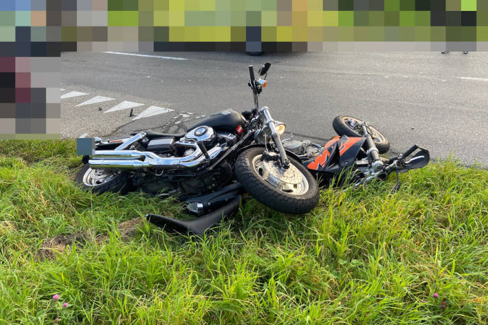 Kollision zwischen zwei Motorrädern in Boswil AG