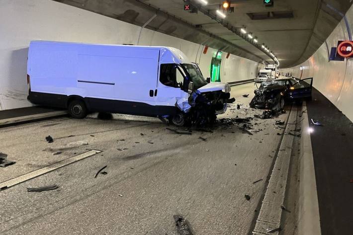 Nach dem Unfall kam es zu Verkehrsbehinderungen