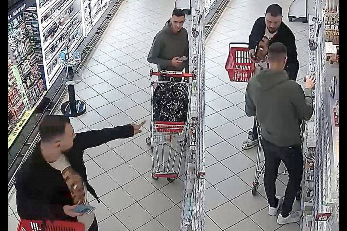 Bilder der Überwachungskamera im Geschäft.