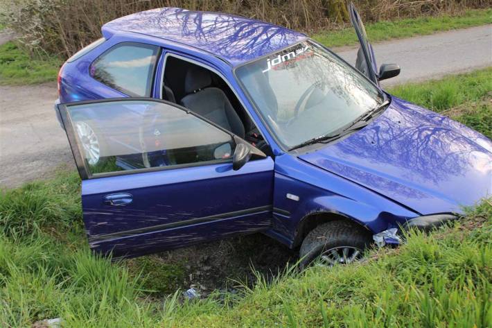 Unter Drogen und mit gestohlenen Kennzeichen im Graben in Warendorf gelandet