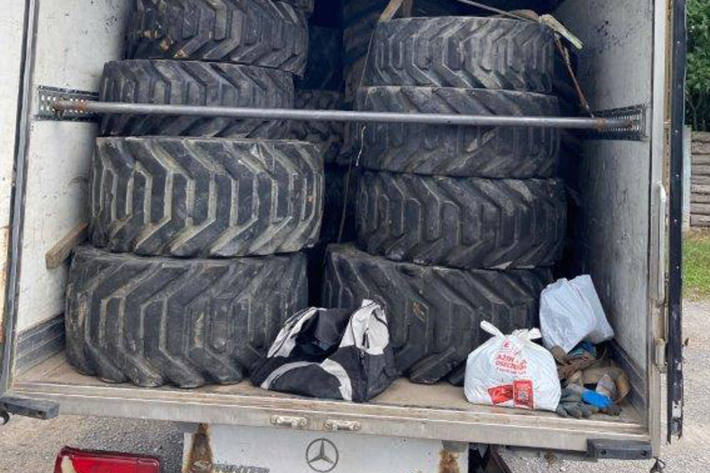 Der Transporter war um 100% überladen.