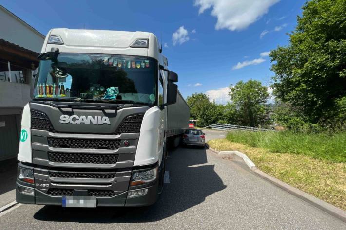 Die Hochwaldstrasse musste für den Verkehr gesperrt werden.