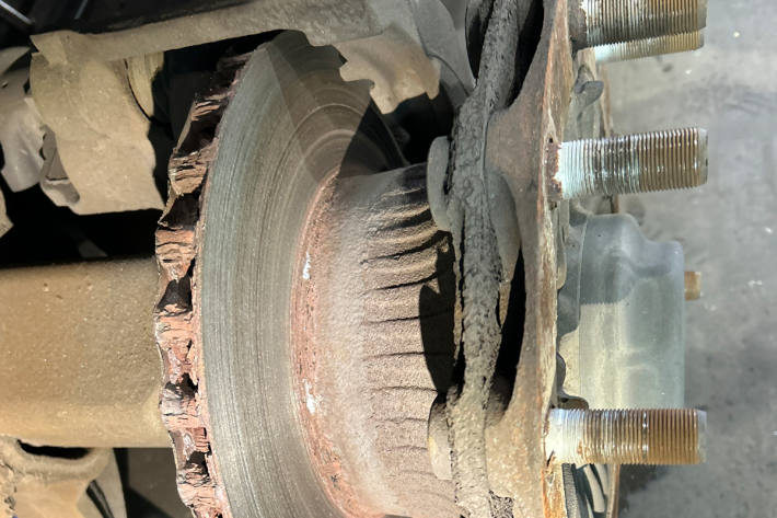 Erhebliche Gefahr ging von den verschlissenen Bremsen aus.