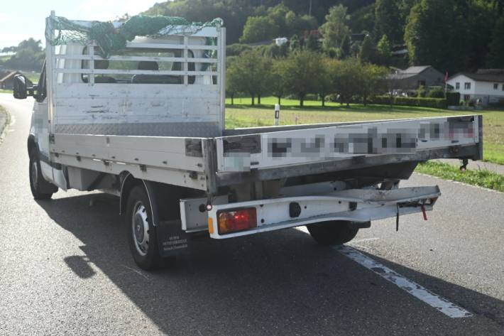 Zwei Personen wurden bei der Auffahrkollision in Züberwangen SG verletzt.