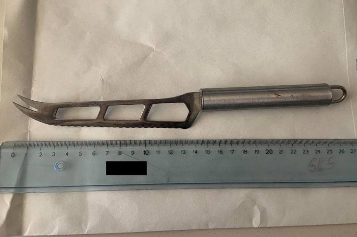 Mit diesem Messer bedrohte in Wien der Verdächtige die Polizisten