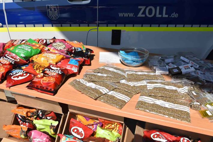 173.000 Ecstasy-Tabletten in nur einer Nacht entdeckt sowie 147.600 Cannabissamen mit einem möglichen Ertrag von rund 14,7 Tonnen Marihuana in Köln gefunden